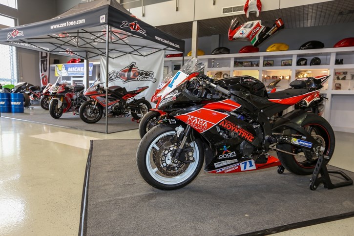 Yamaha R6 Liountris